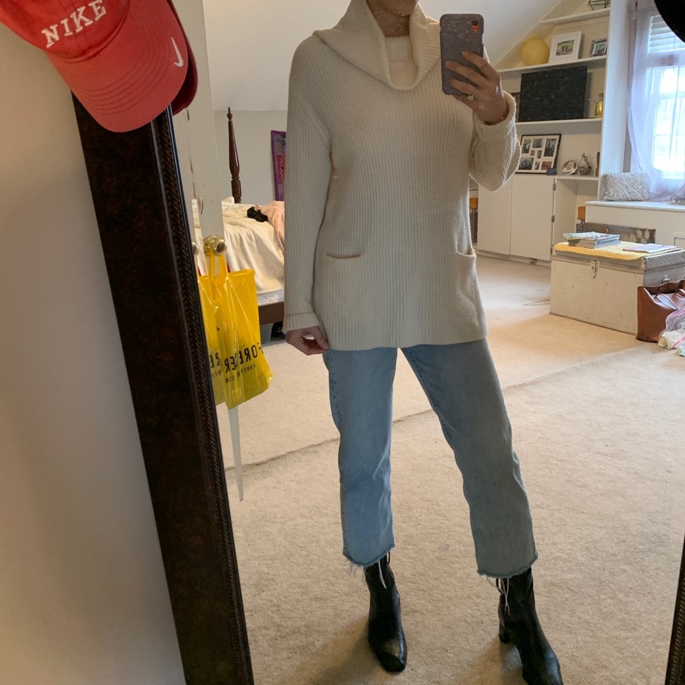 VINCE sweater
